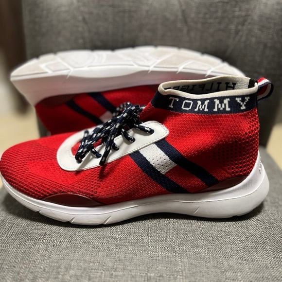 Tommy Hilfiger Sneakers size 8 - Picture 1 of 3